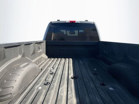 Certified 2022 Ford F450 Platinum w/ FX4 Off-Road Package image 30