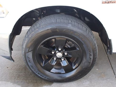 Used 2016 RAM 1500 Classic SLT image 10