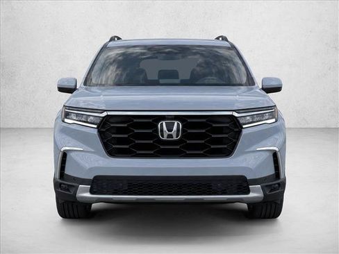 Used 2023 Honda Pilot Touring image 2