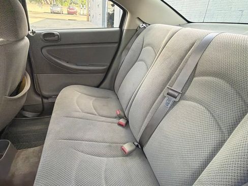 Used 2004 Chrysler Sebring LX FWD image 7