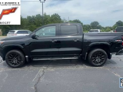 Used 2025 Chevrolet Colorado W/T w/ WT Custom Package AWD/4WD image 5