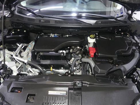 Used 2021 Nissan Rogue Sport S image 12