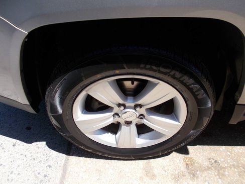 Used 2015 Jeep Compass High Altitude AWD/4WD image 9