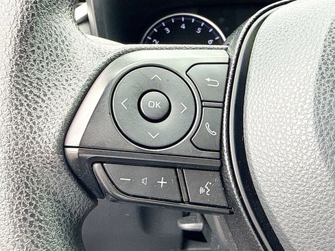 Used 2020 Toyota RAV4 LE FWD image 35
