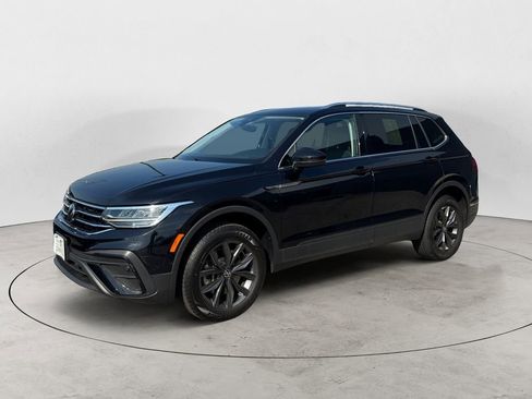 Used 2022 Volkswagen Tiguan SE AWD/4WD image 2
