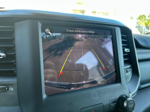 Used 2021 RAM 1500 Laramie AWD/4WD image 11