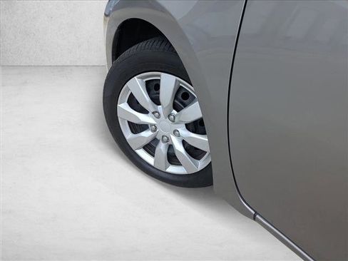 Used 2014 Toyota Corolla LE image 10