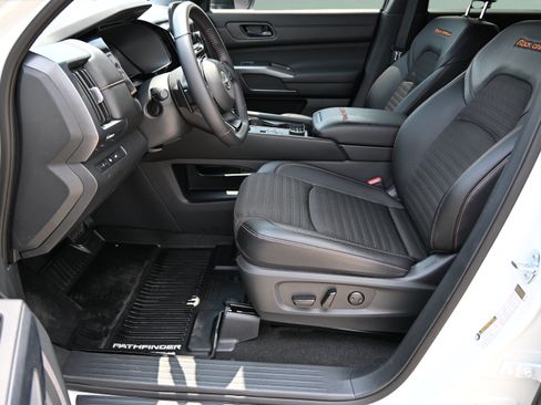Used 2025 Nissan Pathfinder Rock Creek AWD/4WD image 18