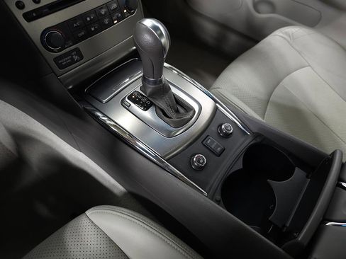 Used 2011 INFINITI G25 x w/ Moonroof Pkg image 23