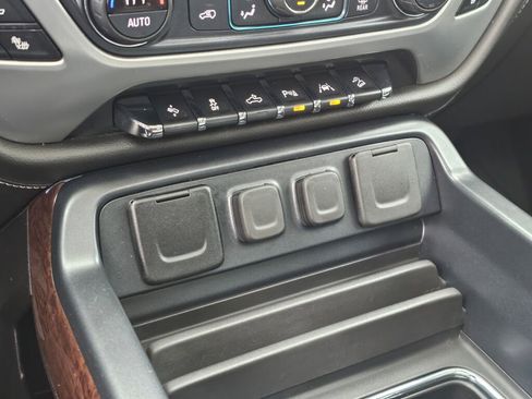 Used 2018 GMC Sierra 1500 SLT image 31