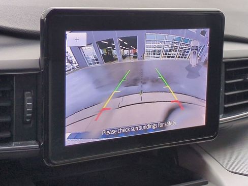 Certified 2022 Ford Explorer XLT w/ Equipment Group 202A image 32