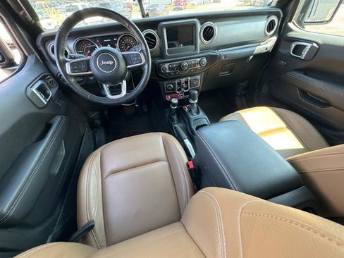 Used 2021 Jeep Gladiator Rubicon w/ Cold Weather Group AWD/4WD image 5