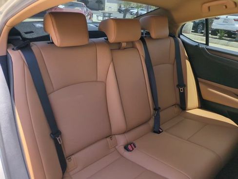 Used 2024 Lexus ES 350 w/ Premium Package FWD image 32