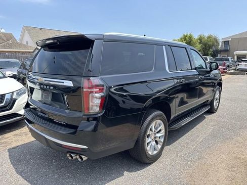 Used 2023 Chevrolet Suburban Premier RWD image 6