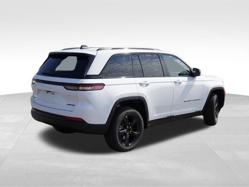 New 2025 Jeep Grand Cherokee Limited w/ Black Appearance Package image 3