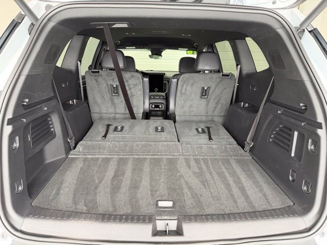 Used 2026 GMC Acadia Elevation w/ Elevation Premium Package FWD image 33