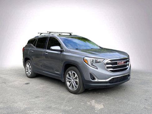Used 2020 GMC Terrain SLT w/ Preferred Package image 2
