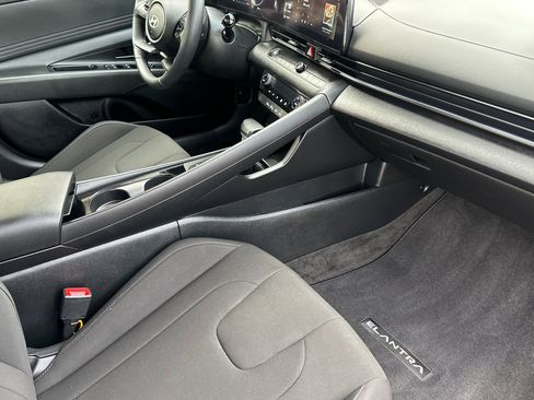 Certified 2025 Hyundai Elantra SEL w/ Cargo Package image 15