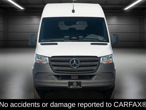 Used 2025 Mercedes-Benz Sprinter 2500 image 2