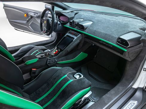 Used 2024 Lamborghini Huracan Sterrato AWD/4WD image 40