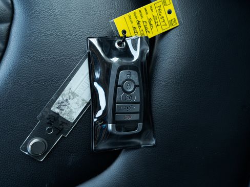 Used 2024 Ford Edge Titanium image 47