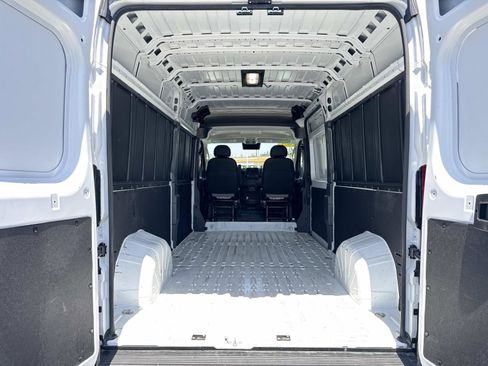 Used 2025 RAM ProMaster 2500 w/ Convenience Group FWD image 25
