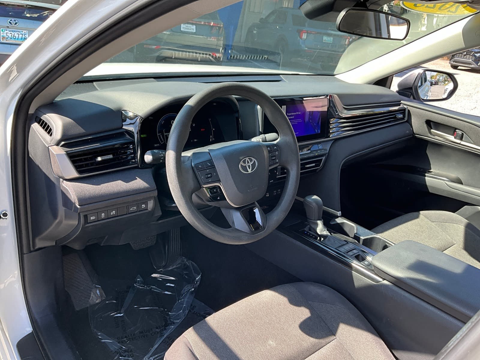 Used 2025 Toyota Camry LE FWD image 14
