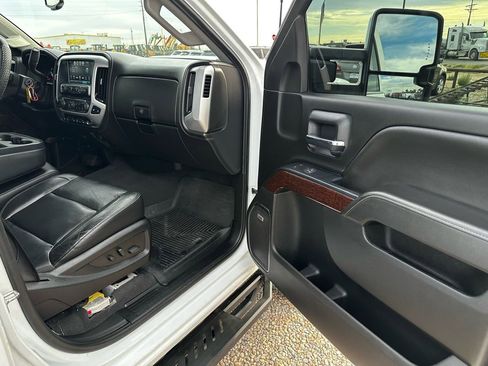 Used 2019 GMC Sierra 2500 SLT w/ Duramax Plus Package image 12