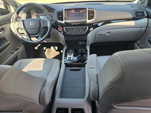 Used 2017 Honda Pilot Touring image 24