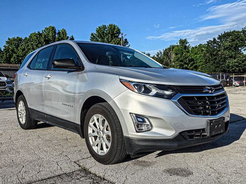 Used 2018 Chevrolet Equinox LS FWD image 1