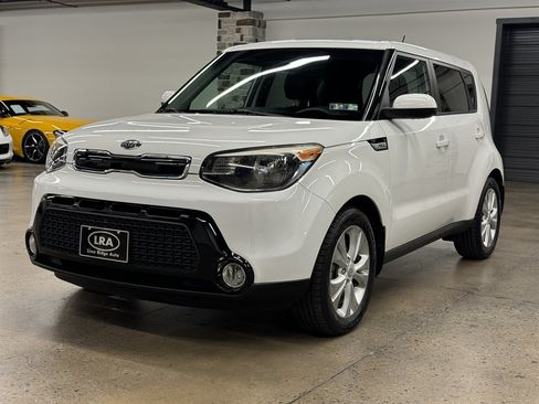 Used 2016 Kia Soul + w/ Audio Package FWD image 3