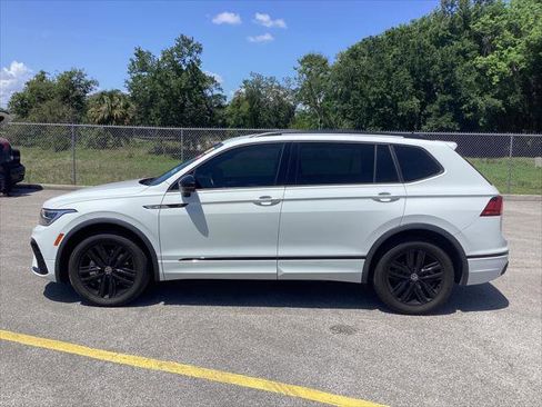 Used 2022 Volkswagen Tiguan SE R-Line FWD image 17