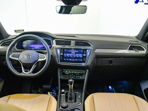 Used 2024 Volkswagen Tiguan SE image 15