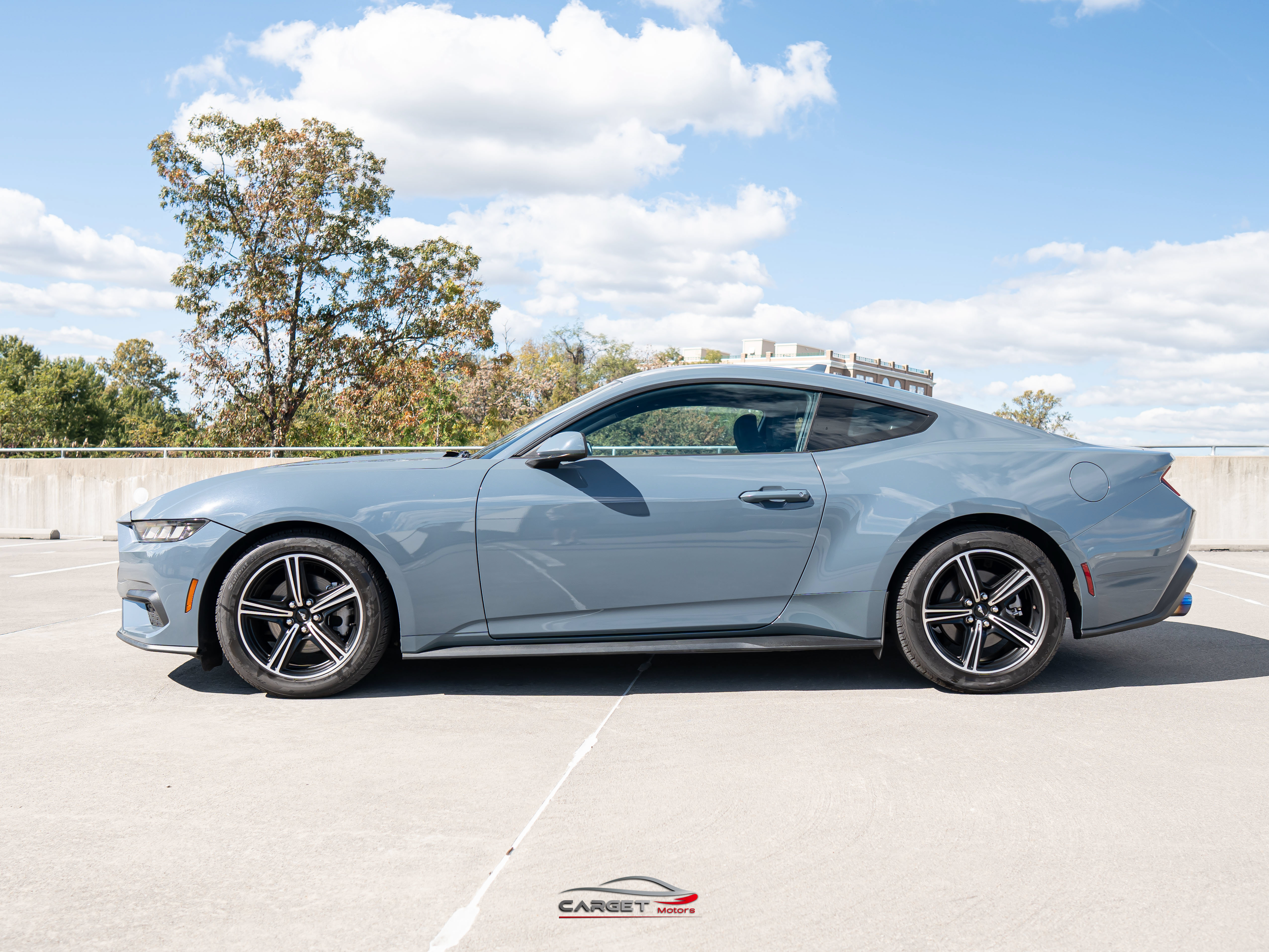 Used 2025 Ford Mustang Coupe RWD image 4