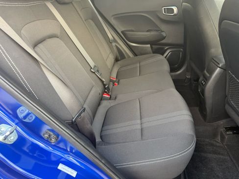 Used 2025 Hyundai Venue SEL FWD image 7