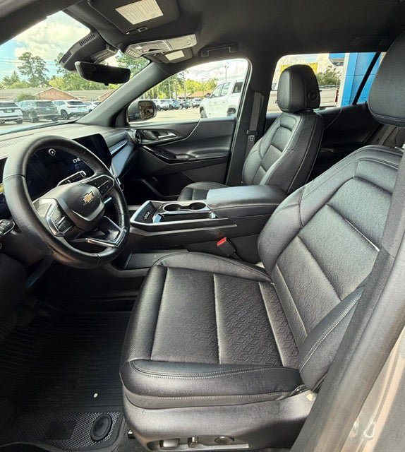 Used 2025 Chevrolet Equinox LT w/ Convenience Package II FWD image 14