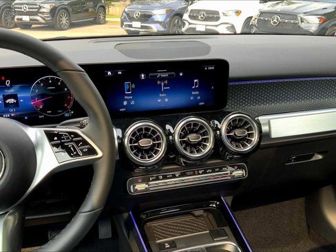 New 2026 Mercedes-Benz GLB 250 4MATIC image 6