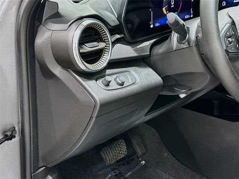 Used 2025 Chevrolet Trax ACTIV w/ Driver Confidence Package image 10