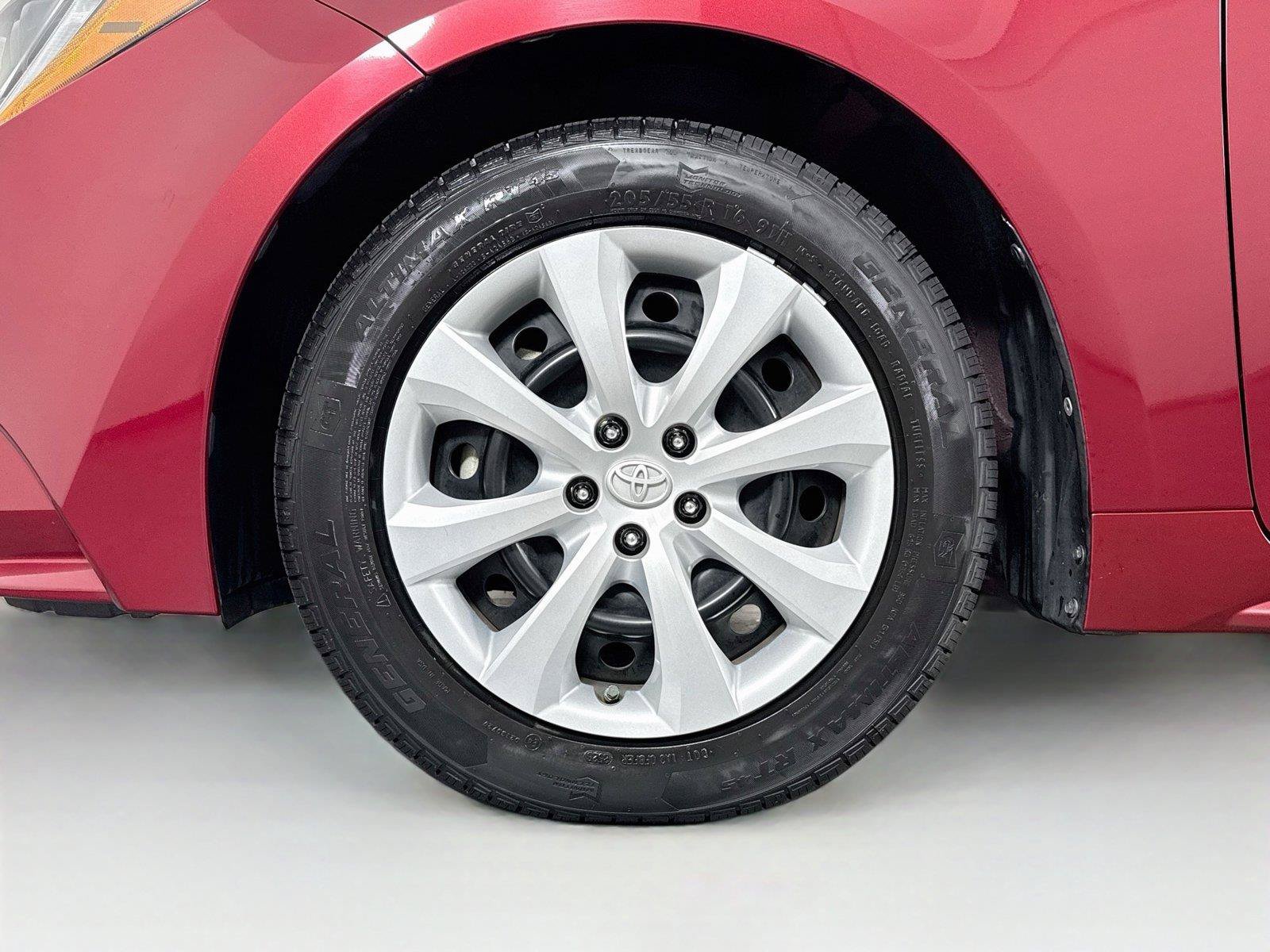 Certified 2022 Toyota Corolla LE FWD image 40