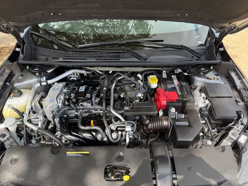 Used 2025 Nissan Sentra SV image 32