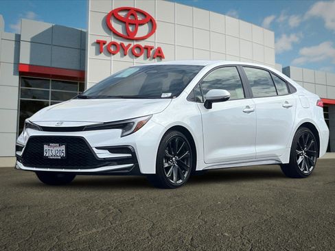 Certified 2026 Toyota Corolla SE w/ SE Premium Package image 7