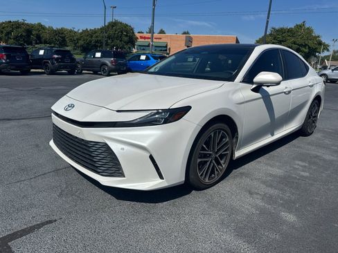 Used 2025 Toyota Camry XLE w/ Premium Plus Package AWD/4WD image 7