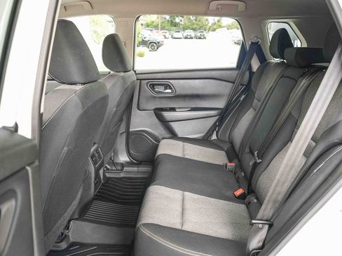 Used 2024 Nissan Rogue SV AWD/4WD image 17