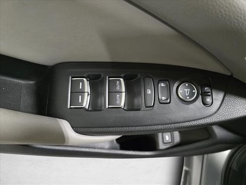 Used 2018 Honda Accord Touring image 29