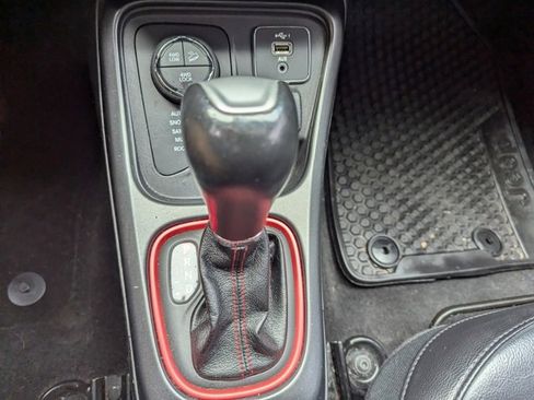 Used 2019 Jeep Compass Trailhawk w/ Cold Weather Group image 17