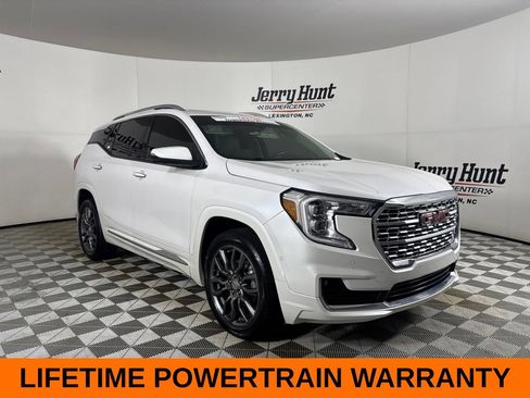 Used 2022 GMC Terrain Denali w/ Denali Premium Package AWD/4WD image 4