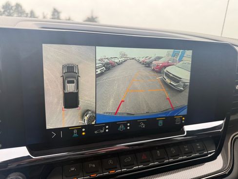 Used 2023 Chevrolet Silverado 1500 ZR2 w/ Technology Package image 24