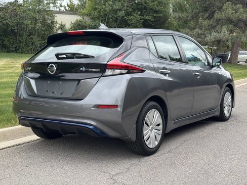 Used 2022 Nissan Leaf S FWD image 3