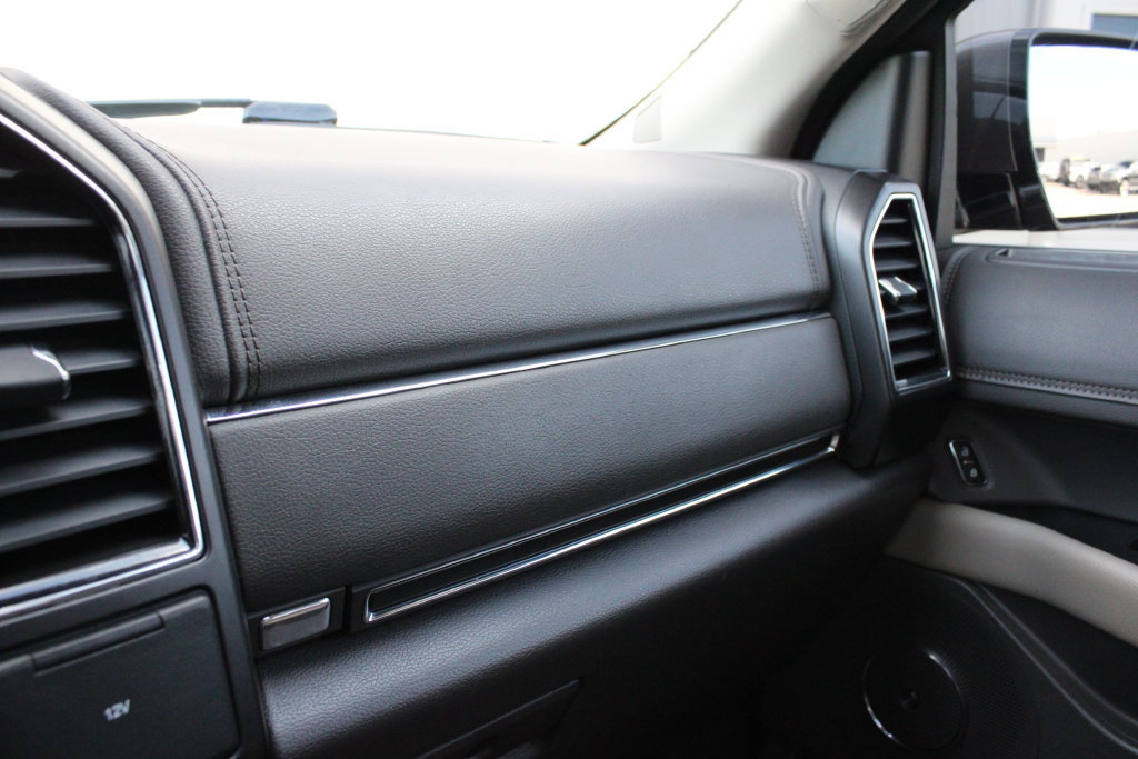 Used 2019 Ford Expedition Limited w/ Equipment Group 301A AWD/4WD image 20