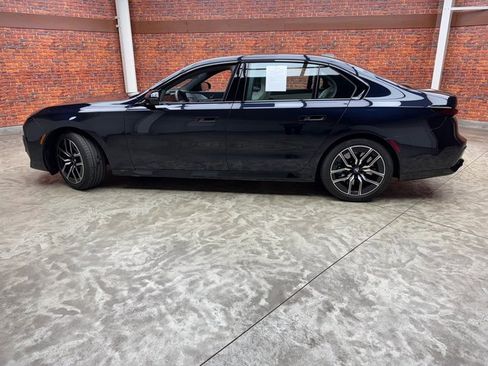 Certified 2023 BMW 760i xDrive w/ Executive Package image 2